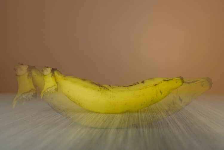 banano en movmiento